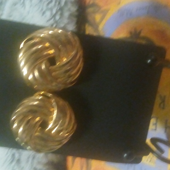 Vintage 80's earrings costume gold studs - Picture 2 of 3